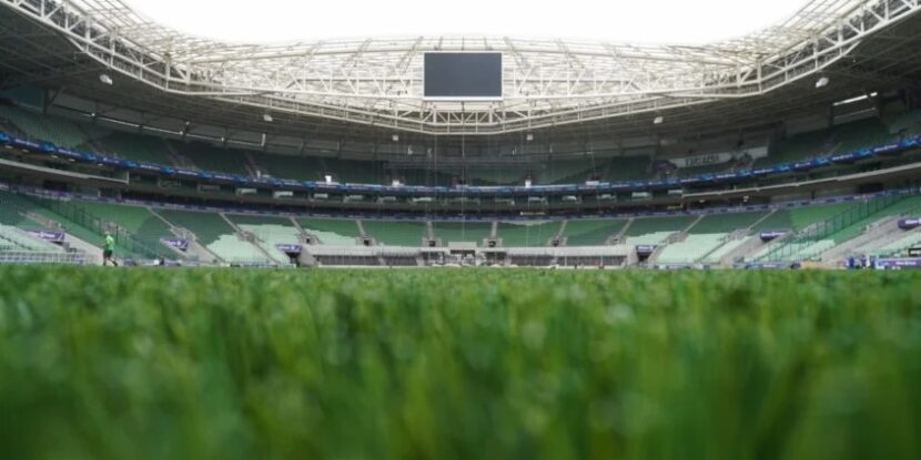 grama-sintetica-esportiva-em-estadio