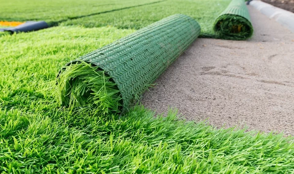 Principais cuidados para ter ao instalar grama sintética