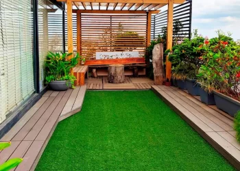 3 ambientes ideais para ter uma grama sintética