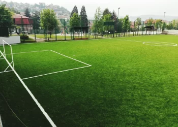 Qual a grama ideal para campo society? Veja como escolher a melhor opção para seu projeto