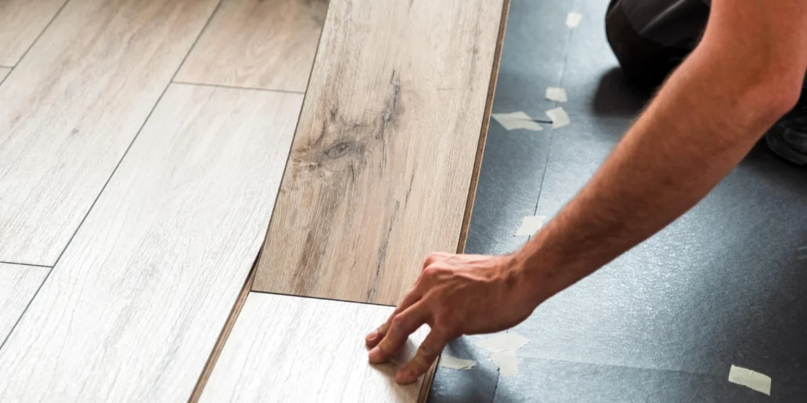 Piso vinílico ou porcelanato: qual escolher para sua casa?